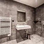 - Le Clos Savoyard * Châtel