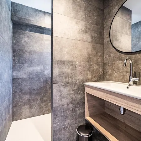 - Le Clos Savoyard * شاتيل